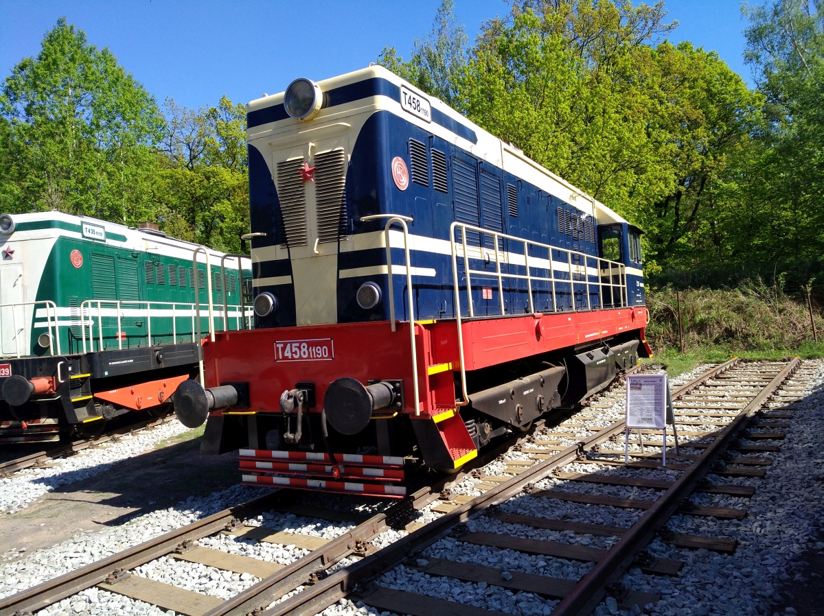 Motorová lokomotiva T458.1190 - foto 512